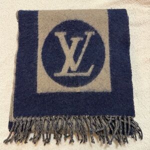 Louis Vuitton Navy and Beige Wool Scarf